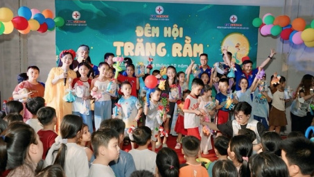 Công ty EPS tổ chức "Đêm hội trăng rằm 2025" - Sắc màu đoàn viên và lan tỏa yêu thương