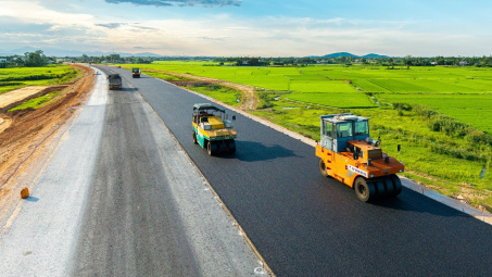 Đẩy nhanh tiến độ 4 dự án cao tốc trọng điểm Bắc - Nam
