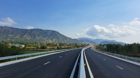 Khẩn trương chuẩn bị Lễ khánh thành, khởi công các công trình lớn chào mừng Đại hội Đảng lần thứ XIV