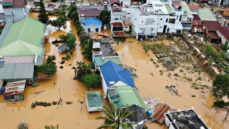 Bảo đảm nguồn cung hàng hóa thiết yếu tại các vùng đang bị cô lập do mưa lũ