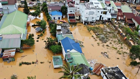 Bộ Chính trị, Ban Bí thư thành lập 5 đoàn công tác tiếp tục đi kiểm tra, chỉ đạo khắc phục hậu quả mưa, lũ