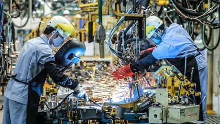 Thi đua cao điểm khắc phục khó khăn, tăng tốc hoàn thành mục tiêu 2025