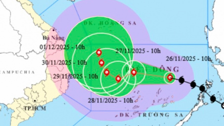 Thủ tướng yêu cầu tập trung cao nhất ứng phó bão số 15