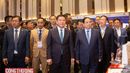 Chính thức khai mạc phiên toàn thể Diễn đàn Logistics Việt Nam 2025