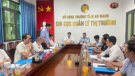 Chống buôn lậu thuốc lá ở Tây Nam bộ: Giảm bày bán công khai nhưng còn phức tạp