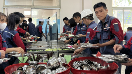 Sự quan tâm thầm lặng dành cho người lao động Công ty TNHH Khoáng sản và Luyện kim Việt Trung