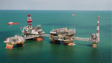 Giá xăng dầu hôm nay 16/12: Giá dầu thô Brent gần chạm 60 USD/thùng