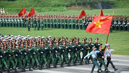 Quân đội nhân dân vững bước dưới cờ đảng quang vinh