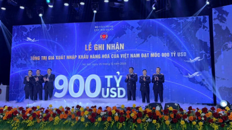 Kim ngạch xuất nhập khẩu năm 2025 của Việt Nam cán mốc 900 tỷ USD