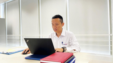 Gương Trưởng ca “vừa hồng vừa chuyên”