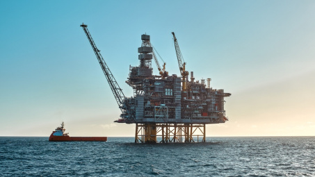 Giá xăng dầu hôm nay 8/12: Ổn định trong phiên đầu tuần