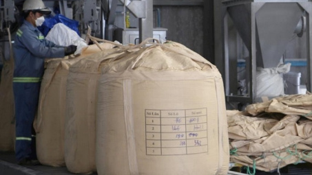 Công ty Nhôm Đắk Nông: Xuất 25.000 tấn alumin sang UAE