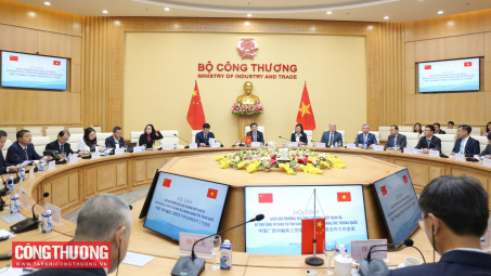 Bộ trưởng Nguyễn Hồng Diên và Bí thư Trần Cương (Quảng Tây, Trung Quốc): Tăng cường thúc đẩy mở rộng quy mô thương mại Việt Nam - Quảng Tây