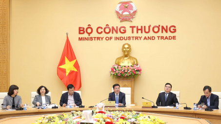 Bộ trưởng Nguyễn Hồng Diên làm việc với tỉnh Bình Định về dự án Tổ hợp sản xuất vải vóc công nghệ cao