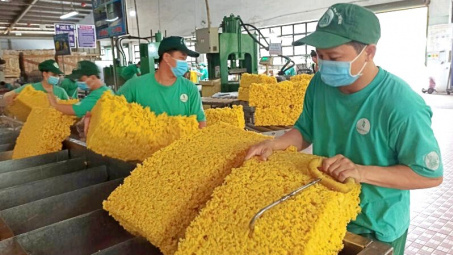 Thủ tướng Lào đề nghị Cao su Việt Nam (GVR) đầu tư chế biến sâu cao su, năng lượng, khu công nghiệp