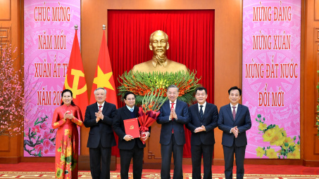 Tổng Bí thư Tô Lâm trao Quyết định của Bộ Chính trị cho 4 Đảng bộ trực thuộc Trung ương