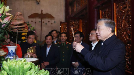 Tổng Bí thư Tô Lâm dâng hương tưởng niệm các Vua Hùng
