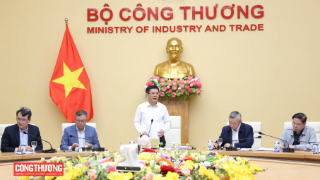 Đẩy nhanh tiến độ triển khai Dự án Nhà máy thủy điện Hòa Bình mở rộng