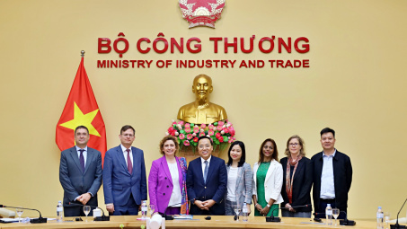 Ngân hàng Đầu tư châu Âu cam kết tiếp tục hỗ trợ Việt Nam qua các dự án chuyển đổi năng lượng