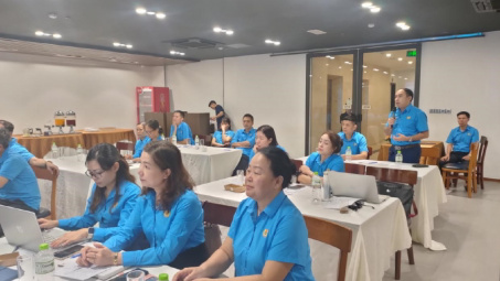 Công đoàn Thép Việt - Sing tham dự tập huấn về thỏa ước lao động, luật quy chế dân chủ ở cơ sở