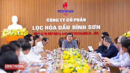 Thứ trưởng Nguyễn Sinh Nhật Tân làm việc tại Công ty Lọc Hóa dầu Bình Sơn