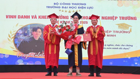 Trường Đại học Điện lực trao bằng tốt nghiệp cho hơn 900 nhân lực chất lượng cao