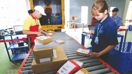 Đề xuất miễn thuế hàng nhập khẩu qua sàn thương mại điện tử từ 1 triệu đồng trở xuống