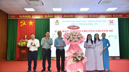 Nhôm Đắk  Nông tổ chức gặp mặt lao động nữ nhân Kỷ niệm 115 năm ngày Quốc tế phụ nữ