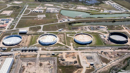 Giá xăng dầu hôm nay 6/3: Giảm hơn 2% sau khi dự trữ dầu thô của Mỹ tăng