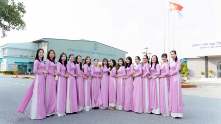 Tổng công ty Thép Việt Nam - CTCP: Áo dài em mặc đất trời cũng nghiêng…