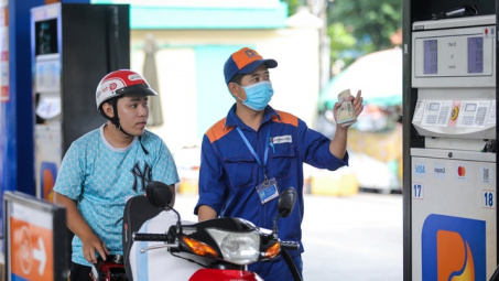 Giá xăng dầu hôm nay 17/4: Tiếp đà giảm từ tuần trước, RON95-III xuống dưới 19.000 đồng/lít