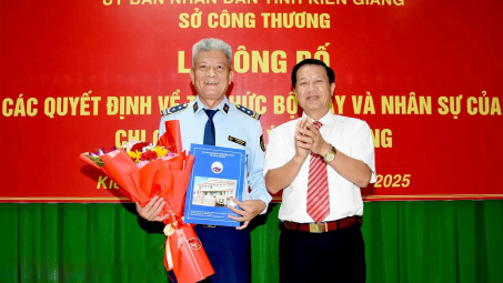 Công bố Quyết định tổ chức bộ máy và nhân sự của Chi cục Quản lý thị trường Kiên Giang