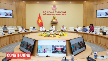 Bộ trưởng Nguyễn Hồng Diên và Đoàn công tác của Chính phủ làm việc với tỉnh Sơn La