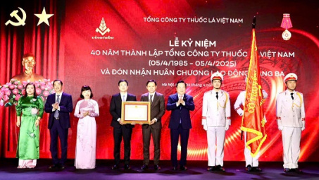 Vinataba đón nhận Huân chương Lao động hạng Ba và Kỷ niệm 40 năm ngày thành lập