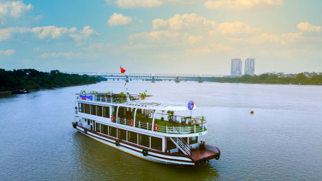 Phát triển sản phẩm du lịch dọc sông Hồng: Thực trạng và giải pháp