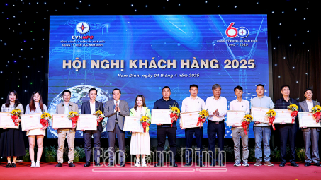 Công ty Điện lực Nam Định: Cam kết cung ứng điện an toàn ổn định, đồng hành cùng khách hàng sử dụng điện tiết kiệm và hiệu quả