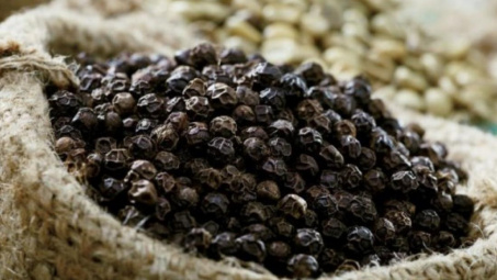 Giá tiêu hôm nay 10/5: Nhập khẩu tiêu của Việt Nam lên sát mức kỷ lục