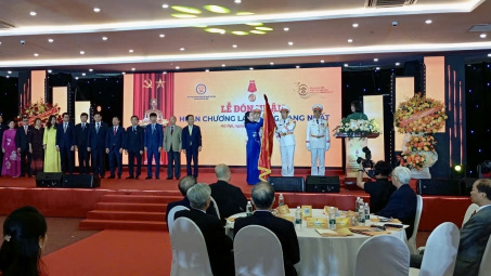 Hiệp hội Doanh nghiệp nhỏ và vừa Hà Nội đón nhận Huân chương Lao động hạng Nhất