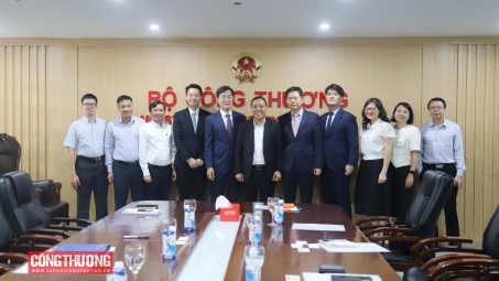 Hanwha Energy mong muốn tăng cường hợp tác trong các dự án điện khí LNG tại Việt Nam