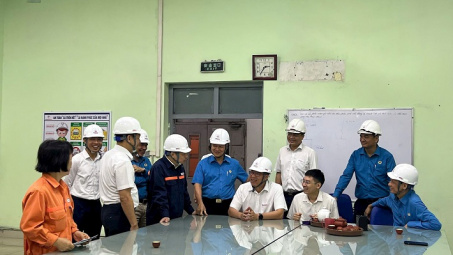 EVNGENCO1 thăm và tặng quà người lao động tại Nhiệt điện Quảng Ninh