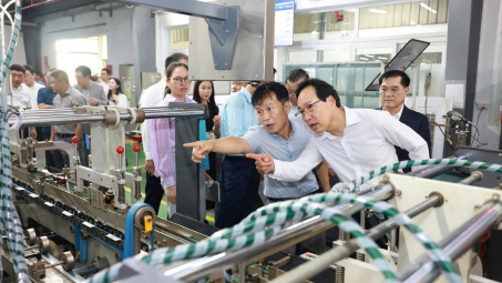Doanh nghiệp "tái sinh" nhờ phát triển nhà máy thông minh