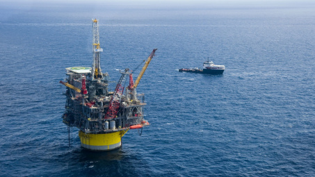 Giá xăng dầu hôm nay 19/5: Chờ đợi kết quả đàm phán hạt nhân Mỹ - Iran