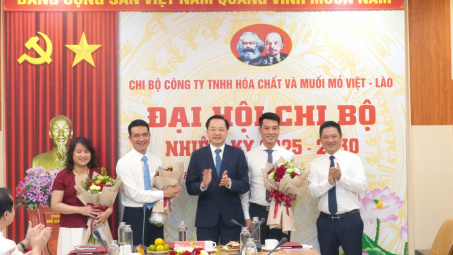 Công ty TNHH Hóa chất và Muối mỏ Việt - Lào tổ chức thành công Đại hội Chi bộ nhiệm kỳ 2025-2030