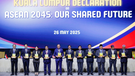 Các nhà Lãnh đạo ASEAN ký kết Tuyên bố Kuala Lumpur về “ASEAN 2045: Tương lai chung của chúng ta”