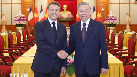 Tổng Bí thư Tô Lâm hội kiến Tổng thống Pháp