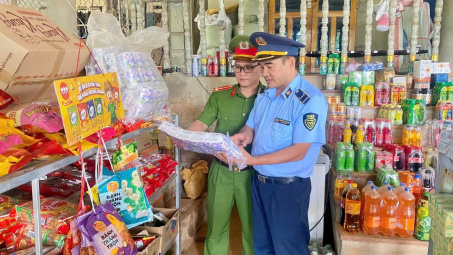 Hà Nội: Kịp thời đấu tranh, đẩy lùi tình trạng buôn lậu, hàng giả, thu nộp ngân sách nhà nước hơn 2.100 tỷ đồng