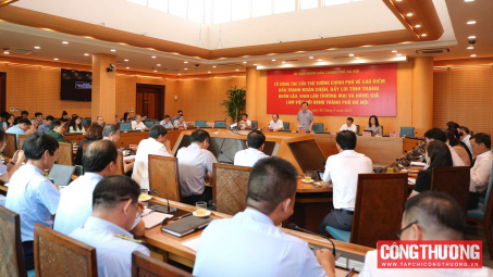 Thứ trưởng Nguyễn Sinh Nhật Tân: Quyết liệt đấu tranh, ngăn chặn buôn lậu, gian lận thương mại, hàng giả