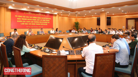 Thứ trưởng Nguyễn Sinh Nhật Tân làm việc với TP. Hà Nội về cao điểm đấu tranh, đẩy lùi buôn lậu, hàng giả