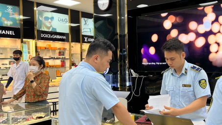 Thanh Hoá: Phát hiện lô kính giả mạo nhãn hiệu nổi tiếng Cartier, LV, Dior, Chanel, Versace, Rayban, Gucc..