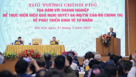 Thủ tướng Chính phủ tọa đàm với doanh nghiệp về phát triển kinh tế tư nhân